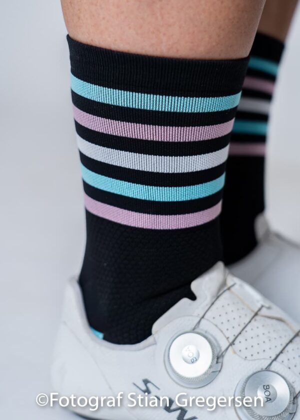 Stripete sykkeltøy sokker - rosa, blå og hvite striper